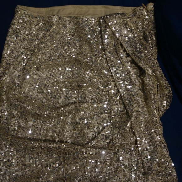 STEVE MADDEN Silver Sequined Mini-Skirt - Picture 1 of 3